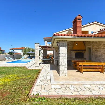 House Golubovo 2326