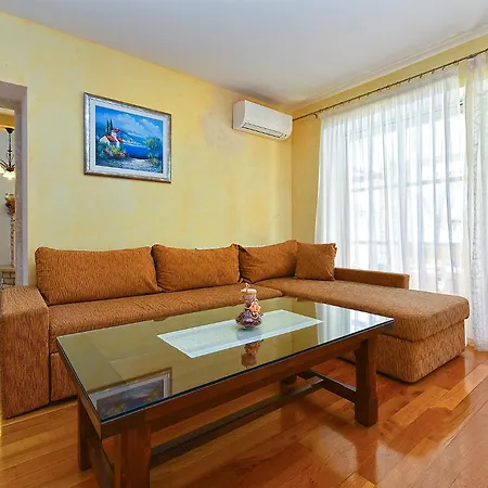 House Golubovo 2326 Holiday home
