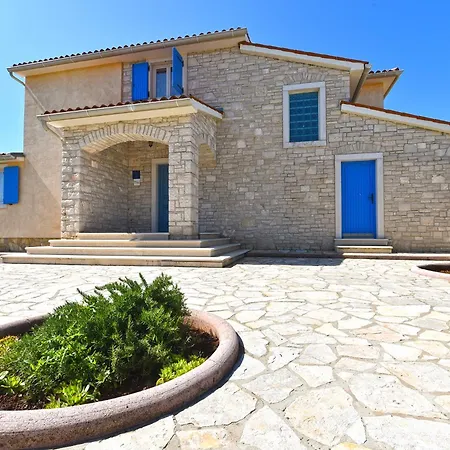 House Golubovo 2326 Holiday home *