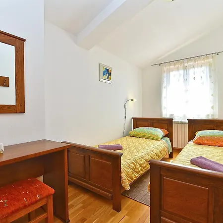 House Golubovo 2326 Mednjan