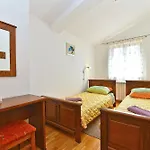 House Golubovo 2326 Mednjan