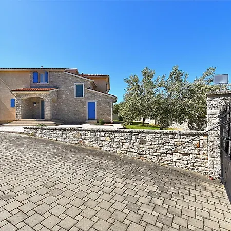 Дом отдыха House Golubovo 2326 Mednjan